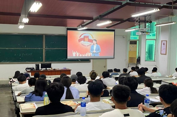 图2:同上一堂思政大课 图2:同上一堂思政大课